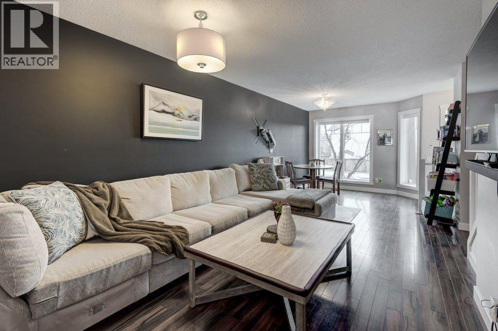 Row / Townhouse for Sale in 95 Aspen Hills Drive SW|Calgary, Alberta T3H0P8 4