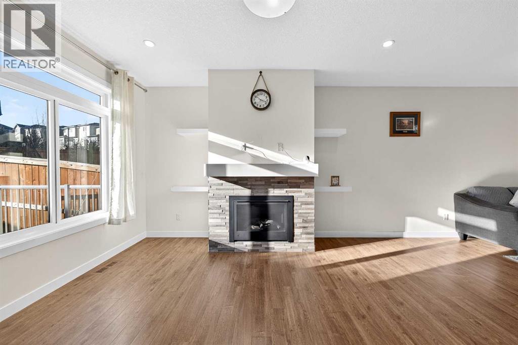 House for Sale in 353 Nolanhurst Crescent NW|Calgary, Alberta T3R0Z1 2