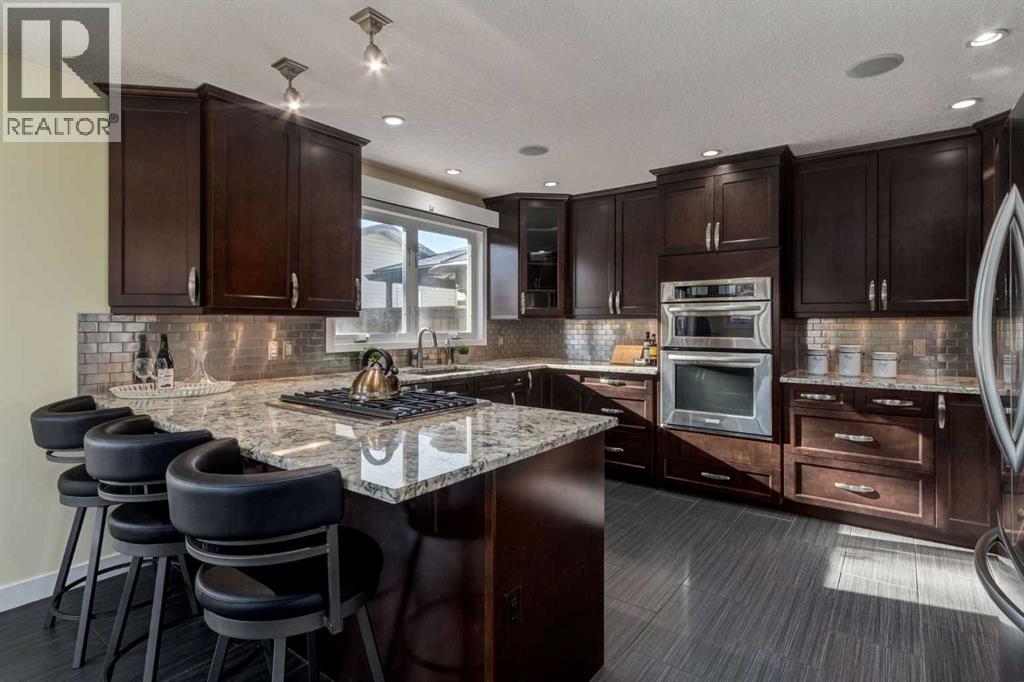 Duplex for Sale in 5001 30 Avenue SW|Calgary, Alberta T3E6P9 5