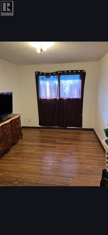 Duplex for Sale in 5 Deermeade Road|Calgary, Alberta T2J5Z4 2