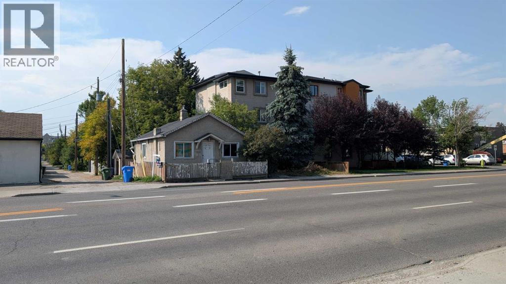 House for Sale in 1509 Edmonton Trail NE|Calgary, Alberta T2E3L1 3