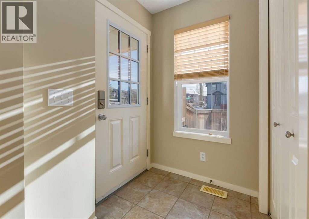 House for Sale in 236 Silverado Drive SW|Calgary, Alberta T2X0G1 2