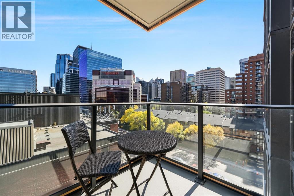 Apartment for Sale in 704, 730 2 Avenue SW|Calgary, Alberta T2P1R8