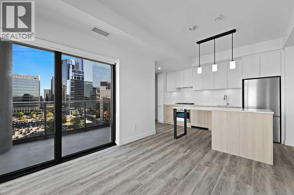 Apartment for Sale in 1102, 730 2 Avenue SW|Calgary, Alberta T2P1R8 2