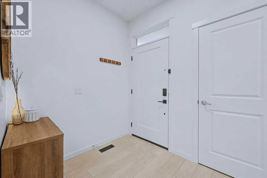 House for Sale in 250 Hotchkiss Common SE|Calgary, Alberta T3S0N1 3