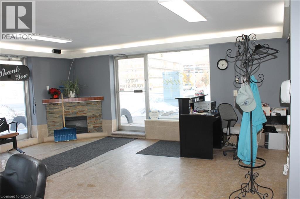 For sale: 2328 KING Street E, Hamilton, Ontario L8K1X4 - 40806022