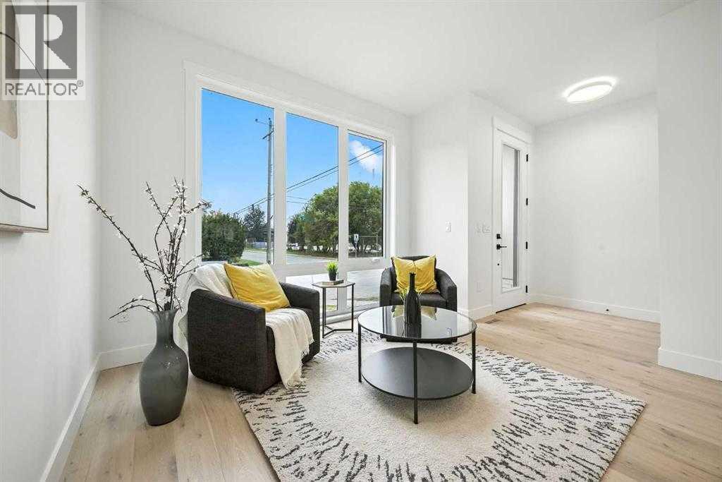 House for Sale in 926 21 Avenue NW|Calgary, Alberta T2M1K6 3