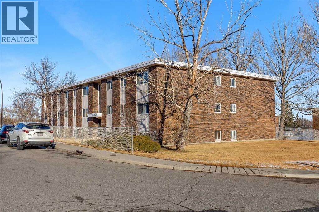 Apartment for Sale in 301, 6464 Travois Crescent NW|Calgary, Alberta T2K3S9 2