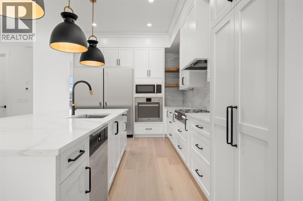 Duplex for Sale in 1907 28 Avenue SW|Calgary, Alberta T2T1K2 4