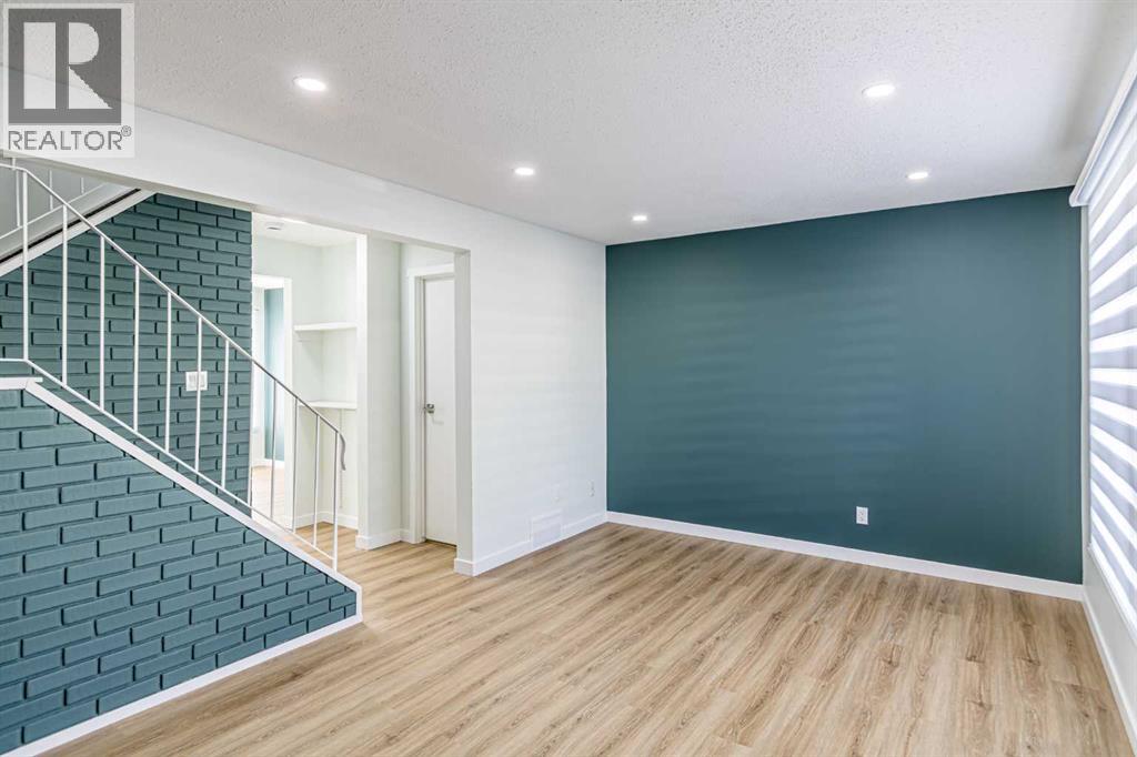 Row / Townhouse for Sale in 39, 100 Pennsylvania Road SE|Calgary, Alberta T2A4Y8 3