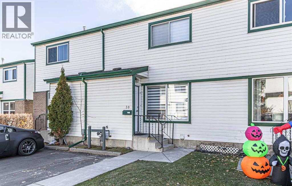 Row / Townhouse for Sale in 39, 100 Pennsylvania Road SE|Calgary, Alberta T2A4Y8 2