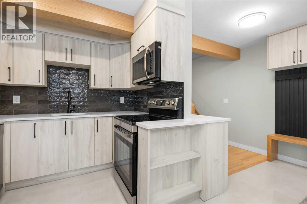 Row / Townhouse for Sale in 5, 5520 1 Avenue SE|Calgary, Alberta T2A5Z6