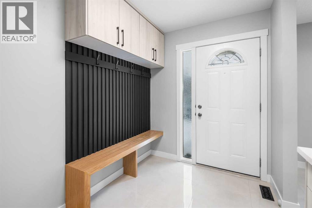 Row / Townhouse for Sale in 5, 5520 1 Avenue SE|Calgary, Alberta T2A5Z6 2