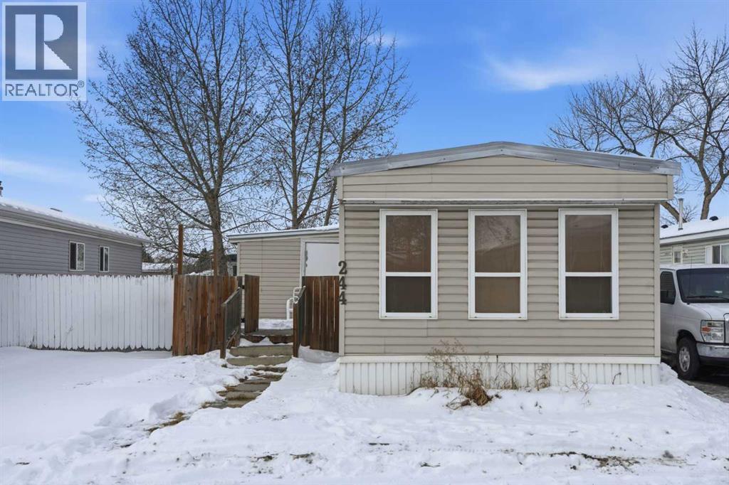 Mobile Home for Sale in 244, 6220 17 Avenue SE|Calgary, Alberta T2A0W6
