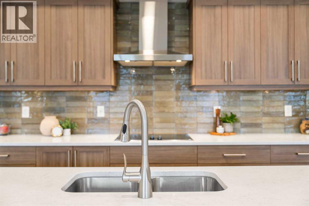 Apartment for Sale in 2208, 33 Carringham Gate NW|Calgary, Alberta T3P2H6 5