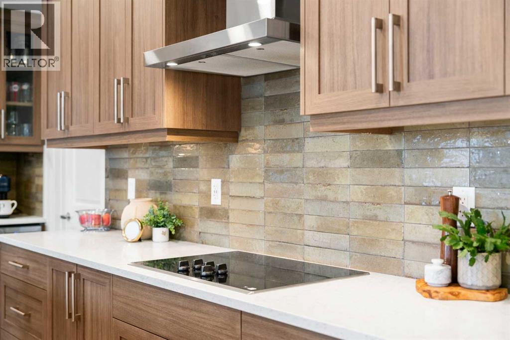 Apartment for Sale in 2208, 33 Carringham Gate NW|Calgary, Alberta T3P2H6