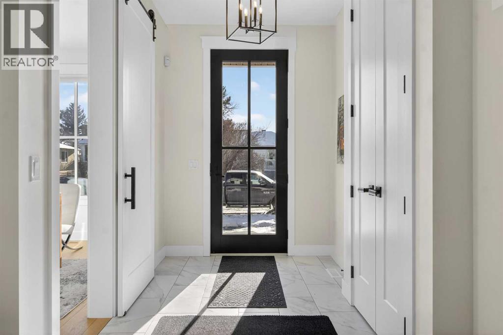 House for Sale in 124 26 Avenue NE|Calgary, Alberta T2E1Y7 2