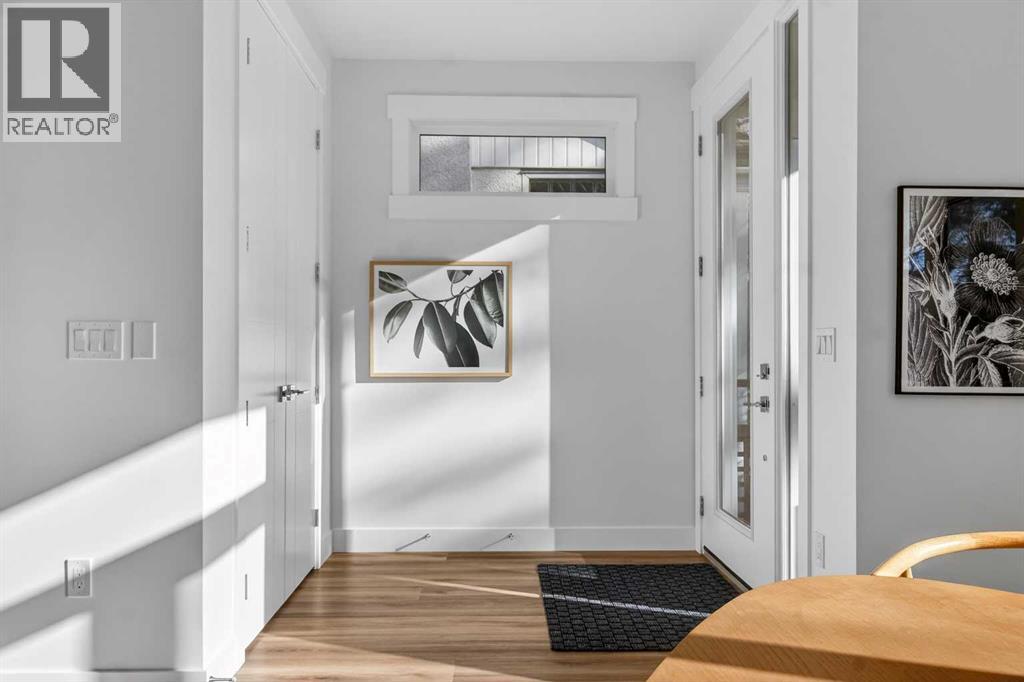 Duplex for Sale in 430 33 Avenue NW|Calgary, Alberta T2K0B4 3