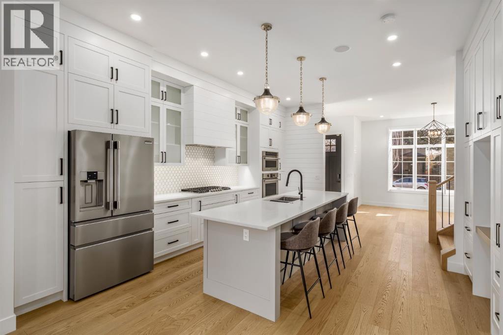 Duplex for Sale in 2015 24A Street SW|Calgary, Alberta T3E1V5 4