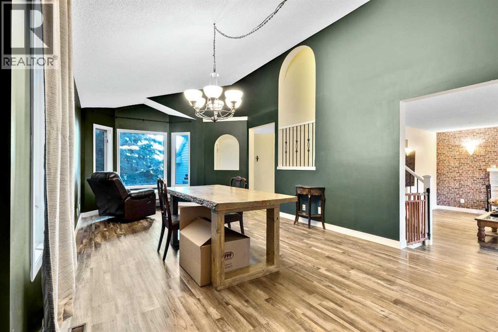 House for Sale in 224 Macewan Ridge Close NW|Calgary, Alberta T3K3A7 4