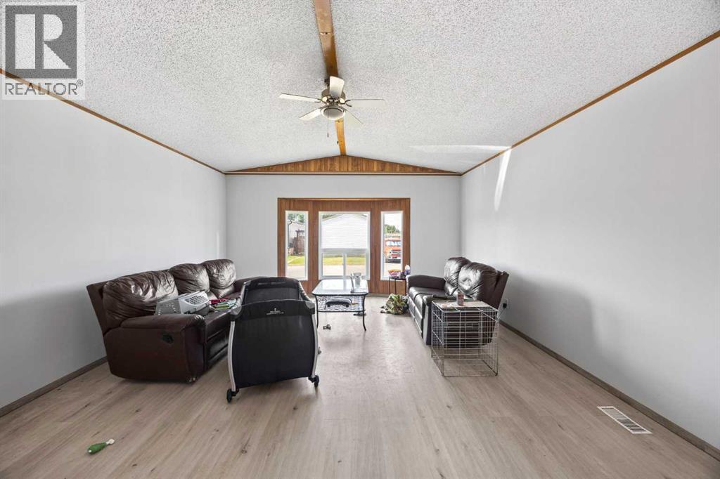 Mobile Home for Sale in 322, 6220 17 Avenue SE|Calgary, Alberta T2A0W6 4