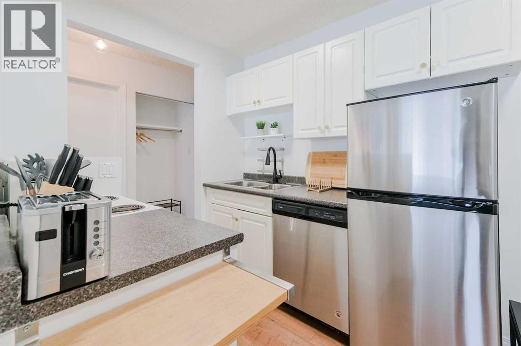 Apartment for Sale in 202, 1626 14 Avenue SW|Calgary, Alberta T3C0W5 3