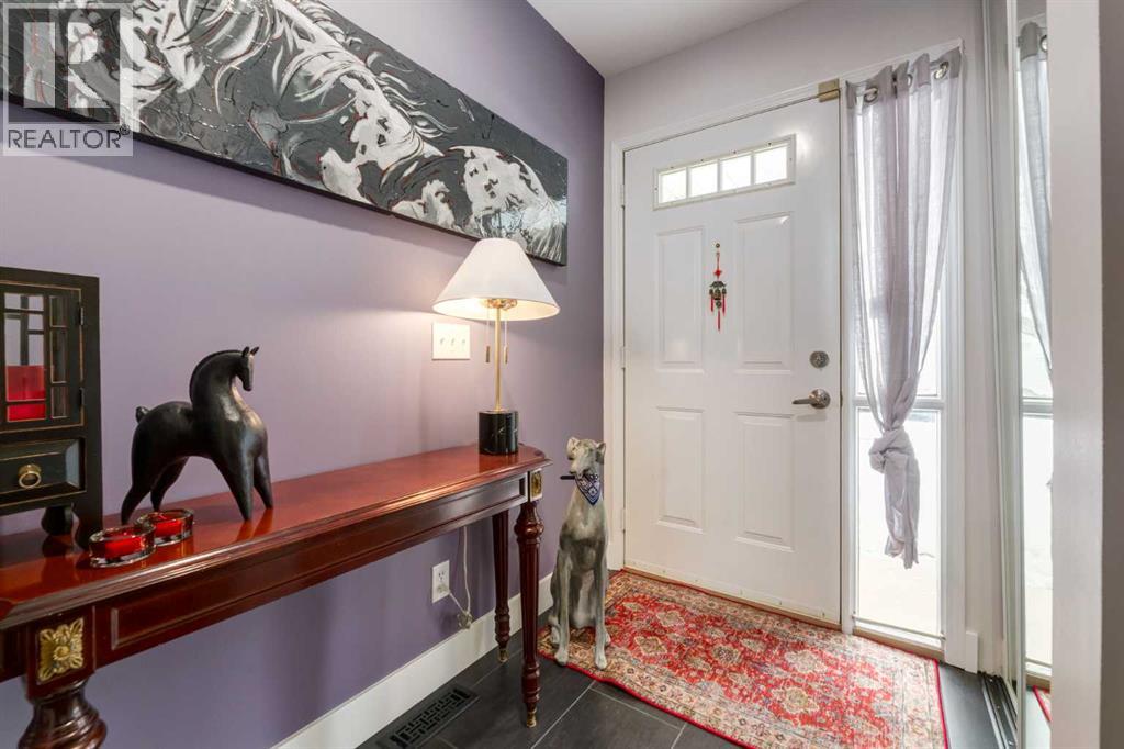 Row / Townhouse for Sale in 318 Hawkstone Manor NW|Calgary, Alberta T3G3X2 5