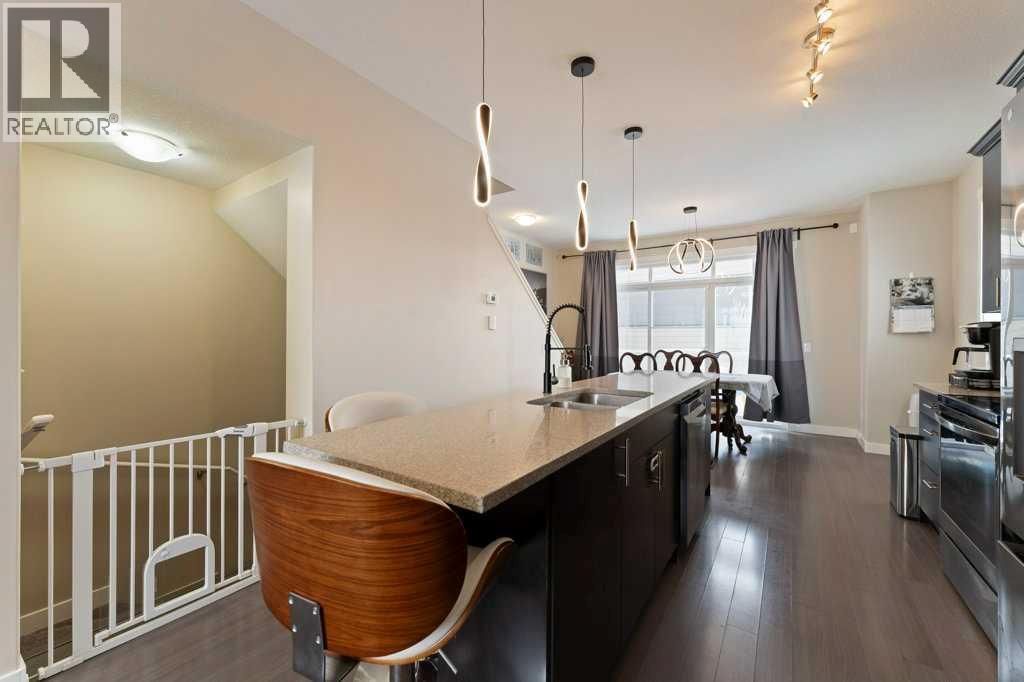 Row / Townhouse for Sale in 154 Redstone View NE|Calgary, Alberta T3N0M9 4