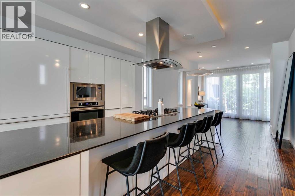 Row / Townhouse for Sale in 1710 35 Avenue SW|Calgary, Alberta T2T2B7 3