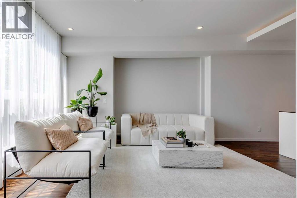 Row / Townhouse for Sale in 1710 35 Avenue SW|Calgary, Alberta T2T2B7 5