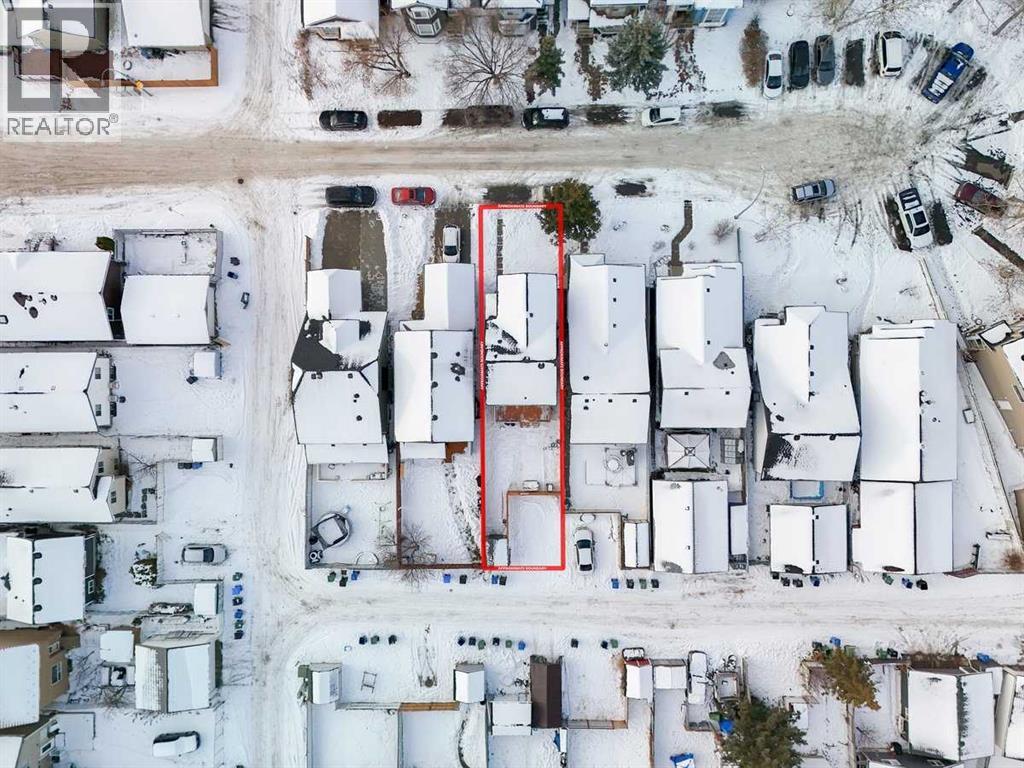 House for Sale in 214 Martinwood Place NE|Calgary, Alberta T3J3H6 3