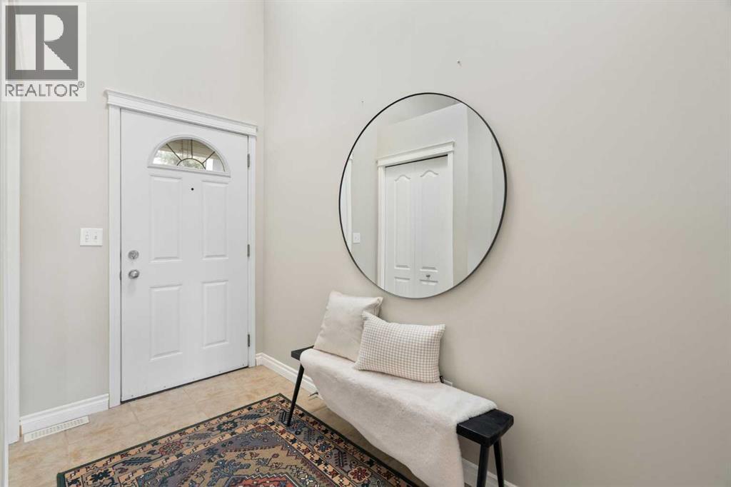 House for Sale in 250 Royal Birch Mews NW|Calgary, Alberta T3G5P1 2