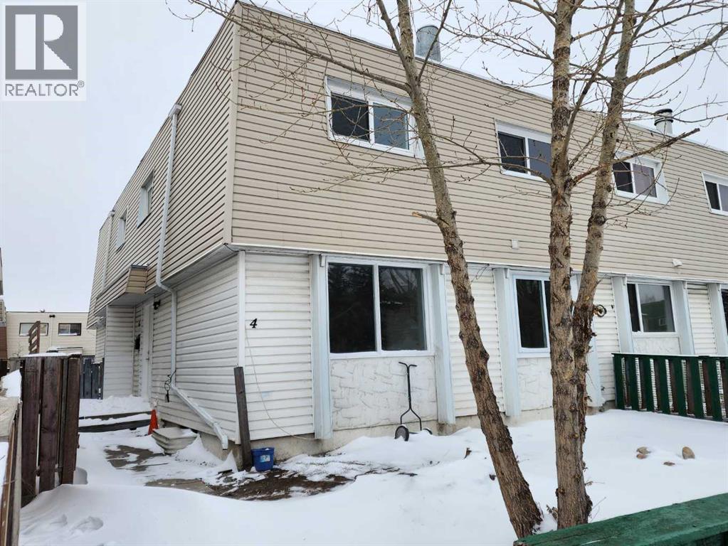 Row / Townhouse for Sale in 4, 6424 4 Street NE|Calgary, Alberta T2K5M8 2