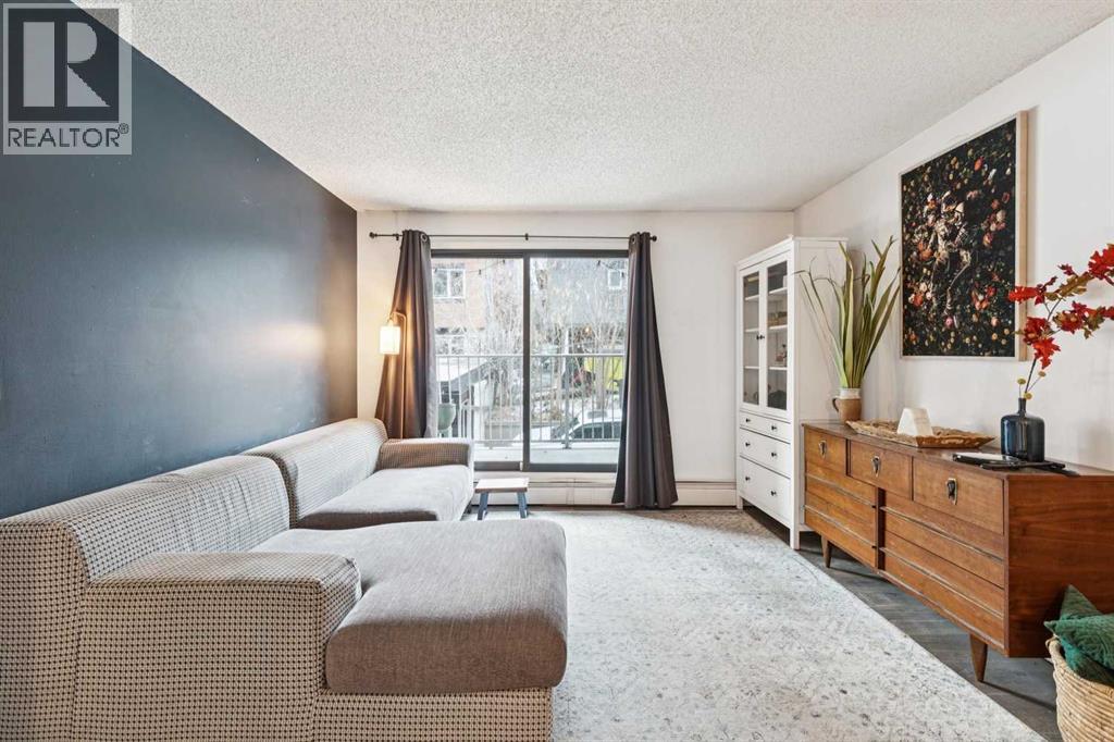 Apartment for Sale in 106, 835 19 Avenue SW|Calgary, Alberta T2T0H6 2