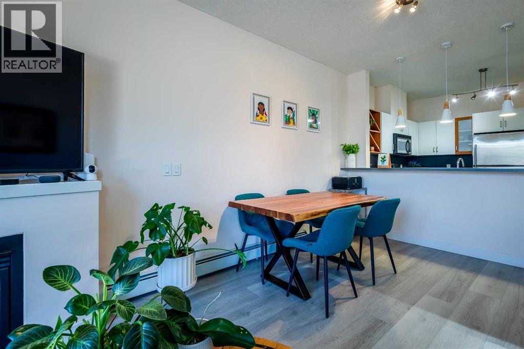 Apartment for Sale in 219, 3600 15A Street SW|Calgary, Alberta T2T5P8 4
