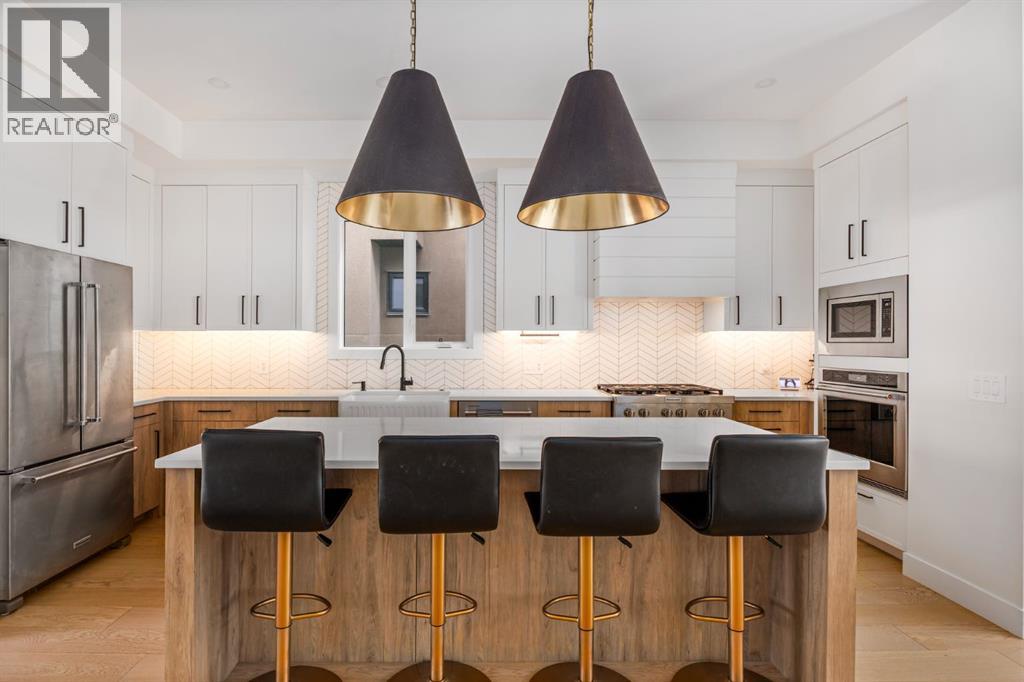 Duplex for Sale in 2615 30 Street SW|Calgary, Alberta T3E2M3 5