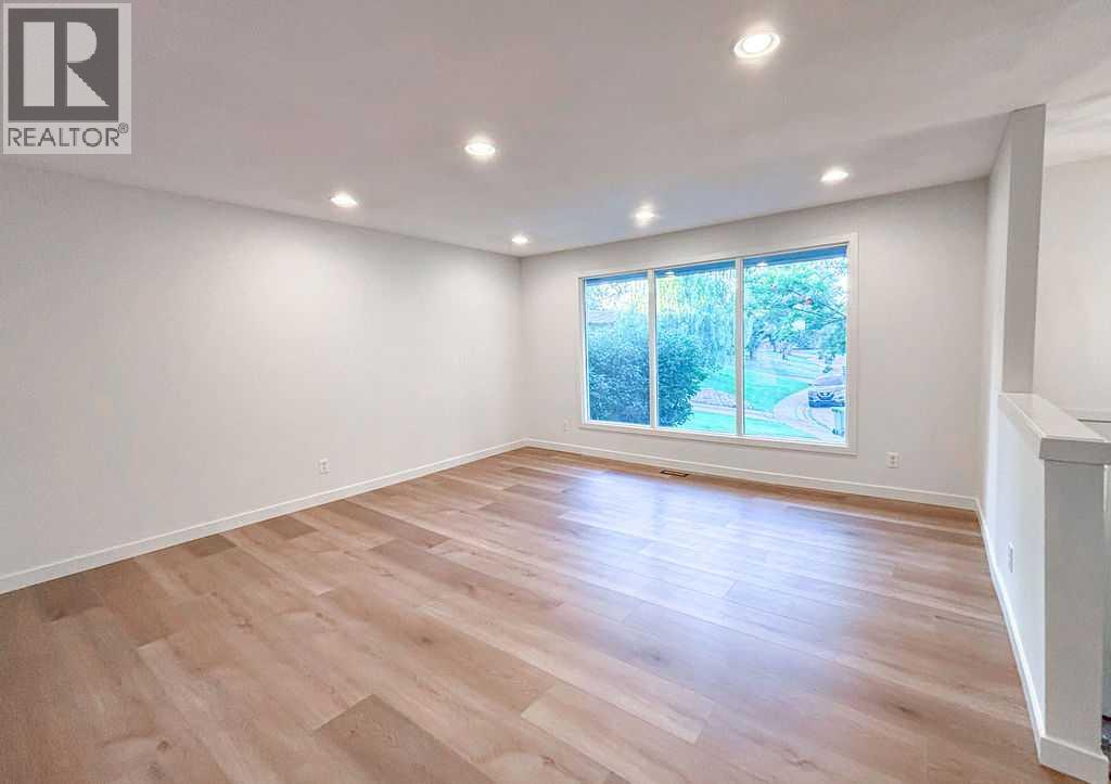 House for Sale in 12 Oakbury Place SW|Calgary, Alberta T2V4A2 4