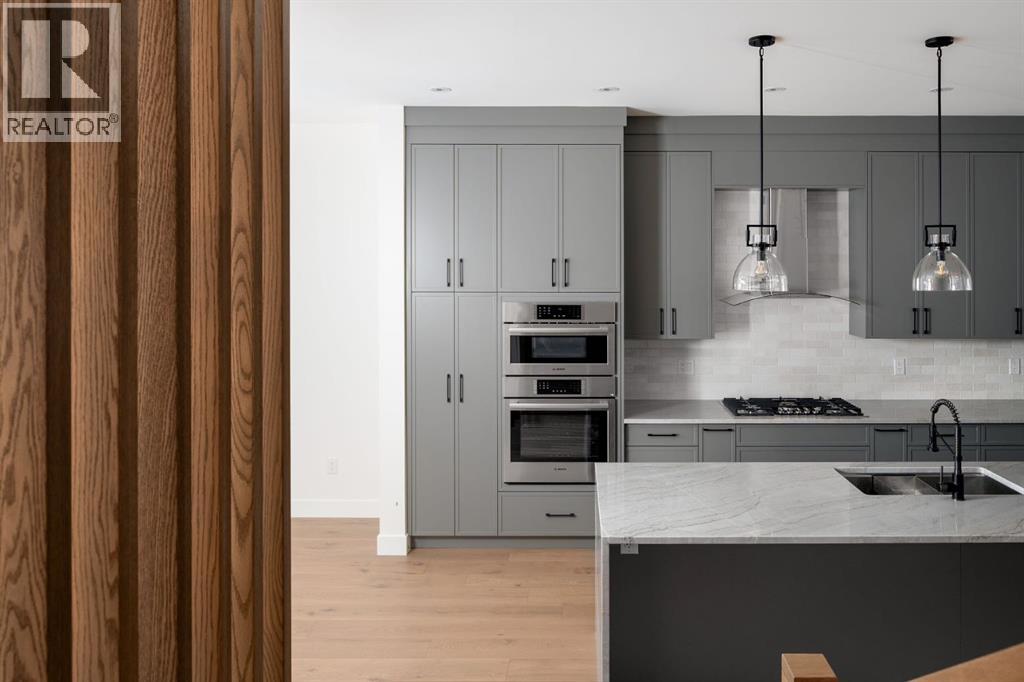 Duplex for Sale in 2227 36 Street SW|Calgary, Alberta T3E2Z3 5