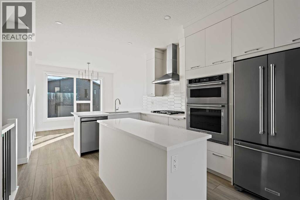 Row / Townhouse for Sale in 2527 Sovereign Crescent SW|Calgary, Alberta T3C3Y3 5