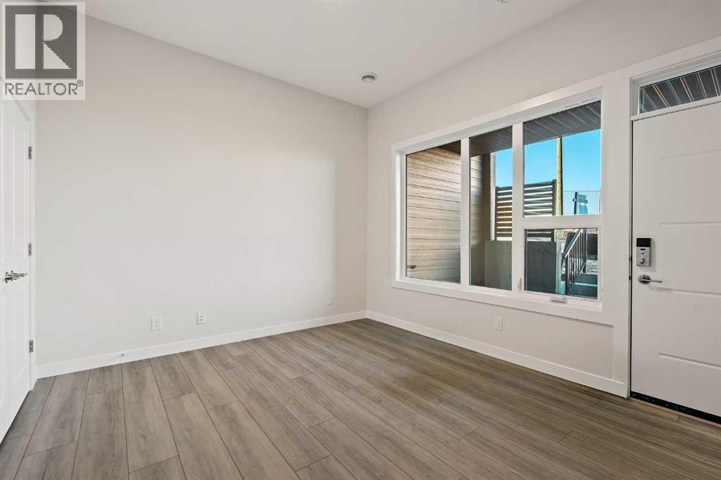 Row / Townhouse for Sale in 2527 Sovereign Crescent SW|Calgary, Alberta T3C3Y3 3