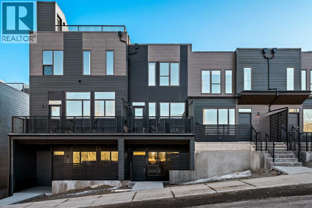 Row / Townhouse for Sale in 2527 Sovereign Crescent SW|Calgary, Alberta T3C3Y3