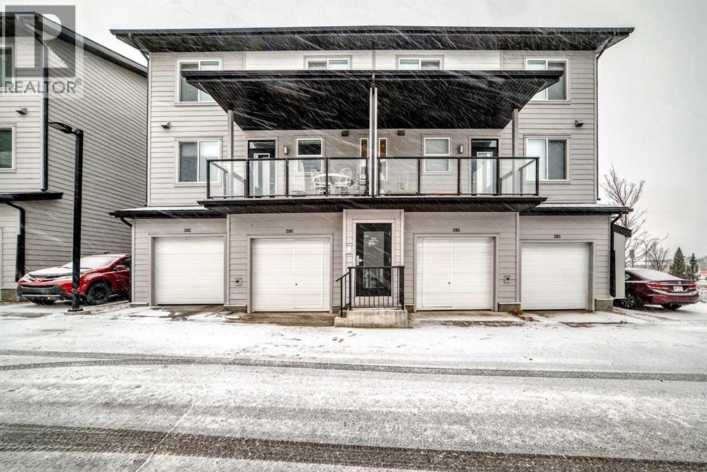 Row / Townhouse for Sale in 202, 245 Redstone Walk NE|Calgary, Alberta T3N1M6 3