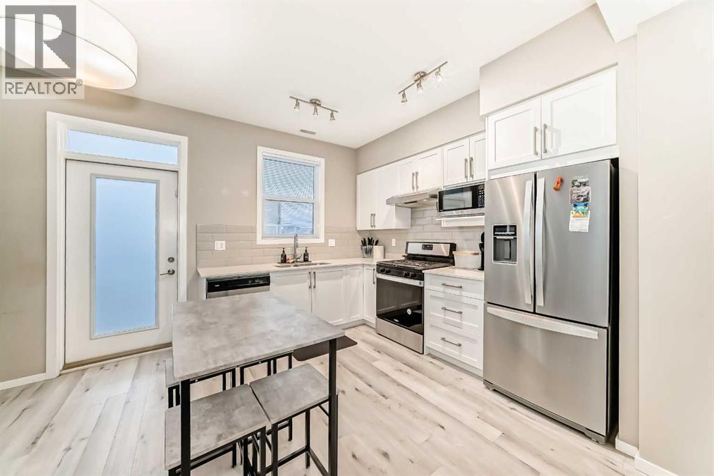 Row / Townhouse for Sale in 202, 245 Redstone Walk NE|Calgary, Alberta T3N1M6 5