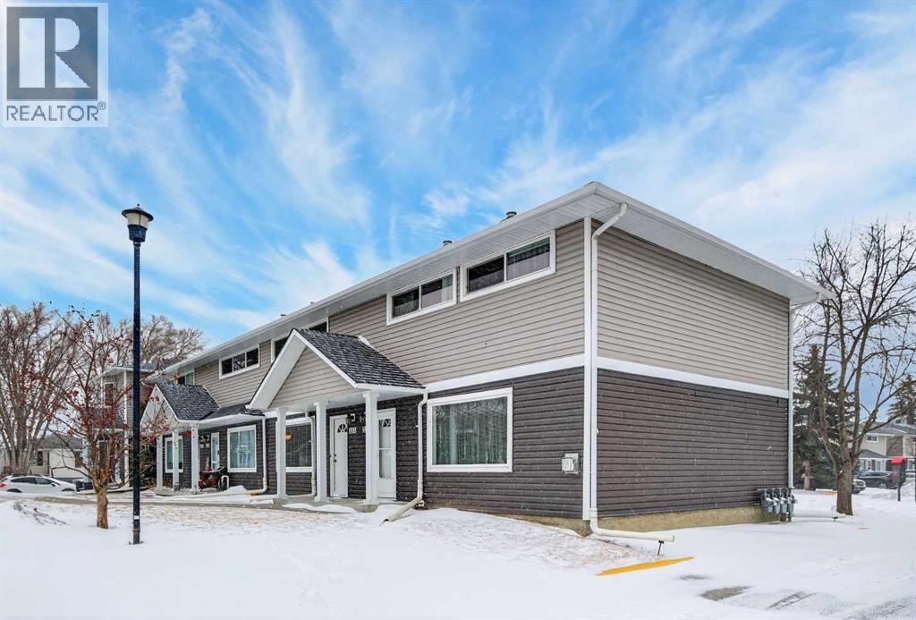 Row / Townhouse for Sale in 353 Regal Park NE|Calgary, Alberta T2E0S6 3