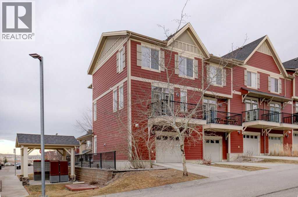 Row / Townhouse for Sale in 68 Evansview Road NW|Calgary, Alberta T3P0L2 2