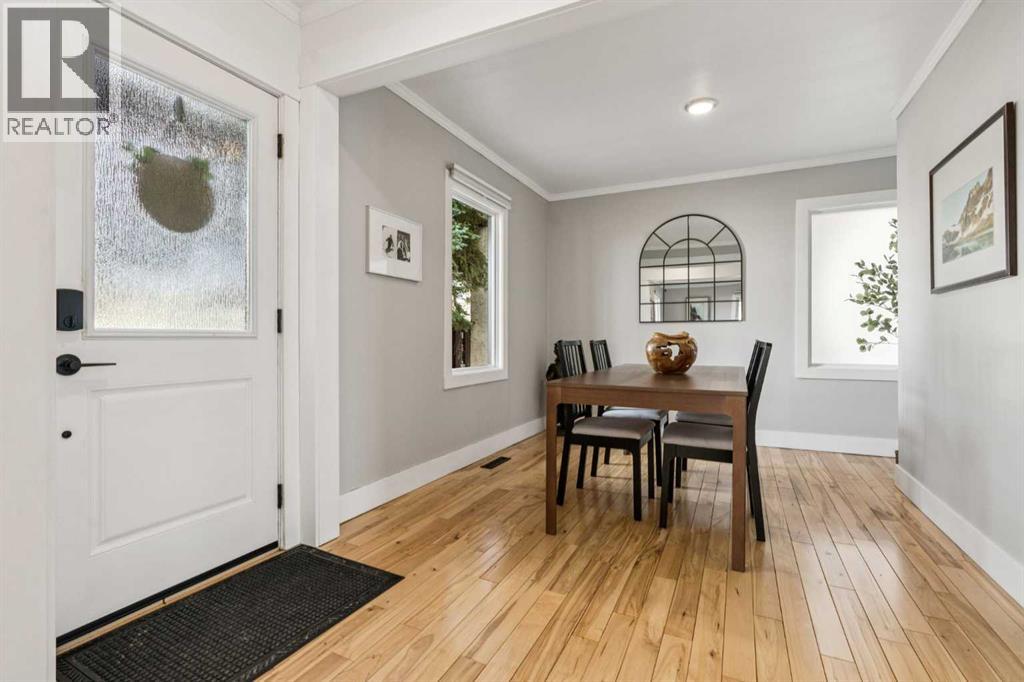 House for Sale in 7511 36 Avenue NW|Calgary, Alberta T3B1V2 4