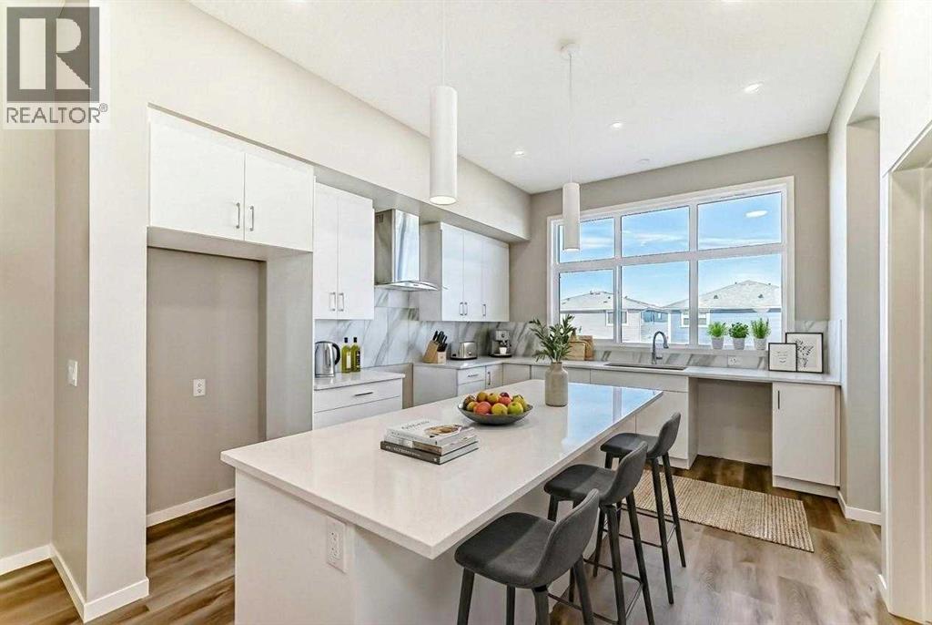 House for Sale in 77 Mercado Landing SE|Calgary, Alberta T3M4C4 2