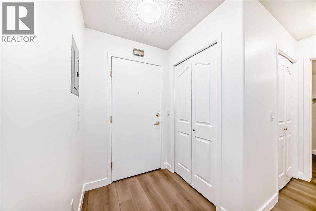 Apartment for Sale in 3129, 6818 Pinecliff Grove NE|Calgary, Alberta T1Y7L2 3