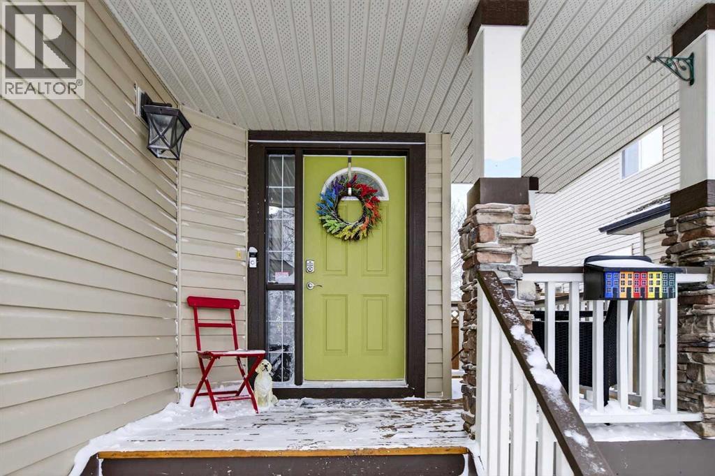 House for Sale in 327 Chaparral Drive SE|Calgary, Alberta T2X3M1 2