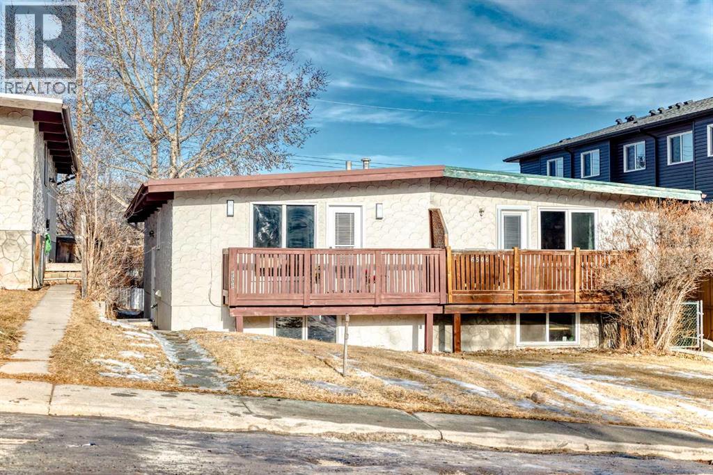 Duplex for Sale in 6508 34 Avenue NW|Calgary, Alberta T3B1N2 2